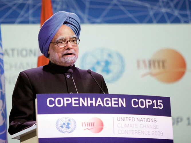 India Prime Minister Manmohan Singh addressesing the session of United Nations Climate Change Conference 2009 in Copenhagen