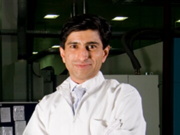 Moser Baer: Sunburnt