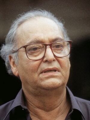 Soumitra Chattopadhyay: Applause At Last