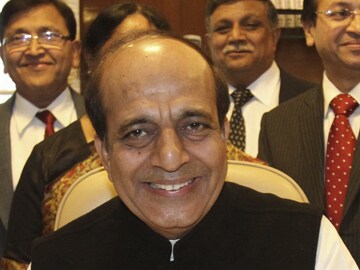 Clear Vision lands Rail Minister in a Political Hole