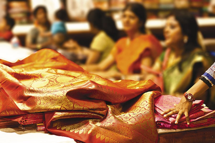 Soaring Gold Prices Take a Toll on Kanchipuram Saris