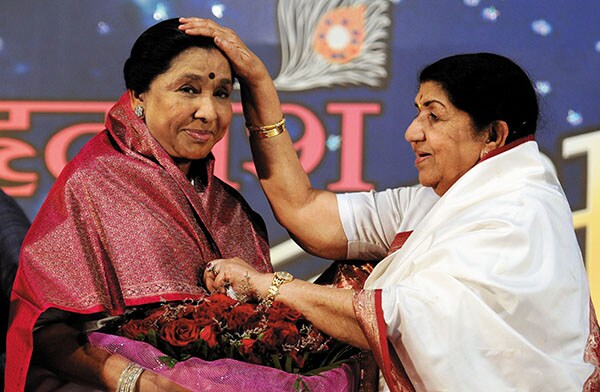 mg_73077_lata_and_asha_bhosale_280x210.jpg