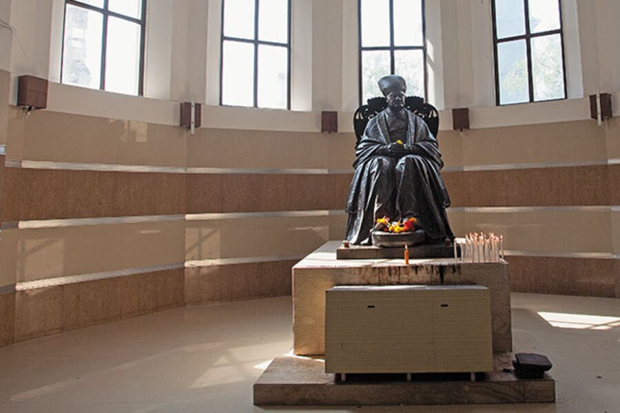 The Philanthropists Who Built Mumbai