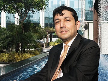 Xander's Masterstrokes in a Slumping Market