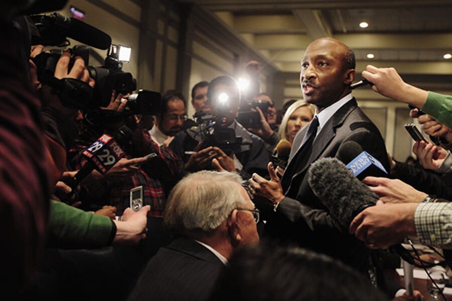 Can CEO Ken Frazier Reinstate Merck's Past Glory?