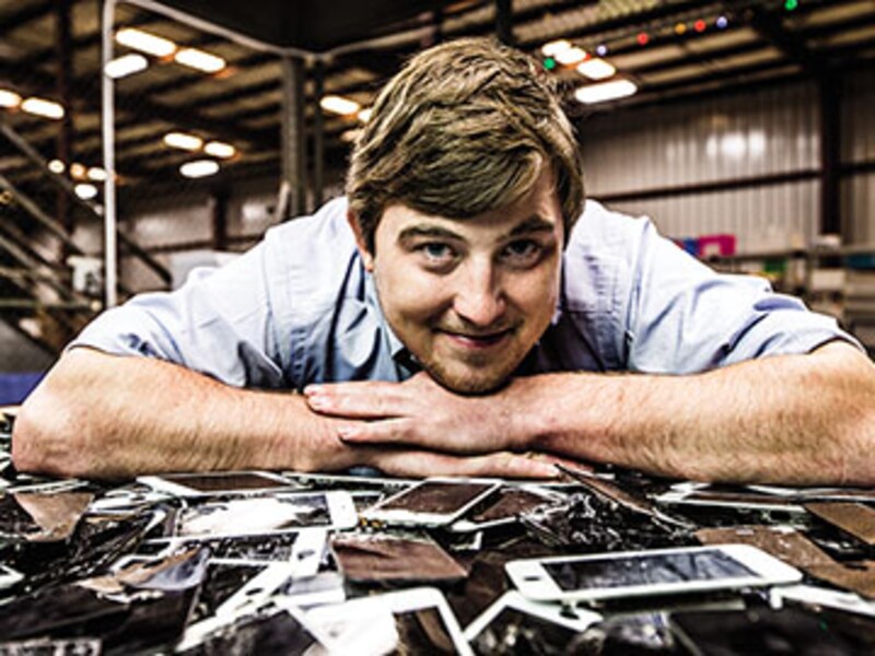 iCracked: The World's Repairman for iPads and iPhones?