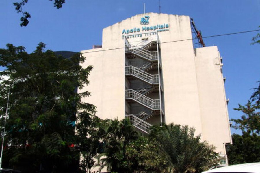 Apollo Hospitals to acquire Hetero pharmacy stores for Rs146 cr