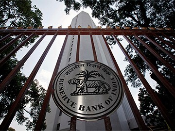RBI leaves repo rate unchanged but promises to stay 'accommodative'