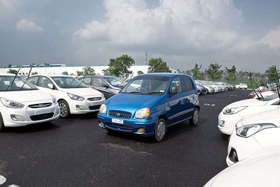 Hyundai's 'sunshine car' Santro drives into sunset