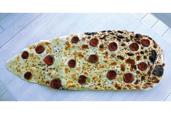 mg_81433_yardlong_pepperoni_naan_280x210.jpg