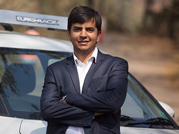 Ola acquires TaxiForSure for $200 mln in a bid to compete with Uber