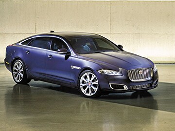 Tata Motors posts Rs 430 crore loss in Q2 FY16