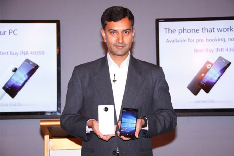 Microsoft launches flagships Lumia 950 and 950 XL smartphones in India