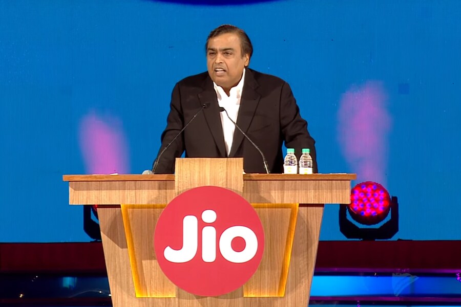 mg_90671_mukesh_ambani_280x210.jpg