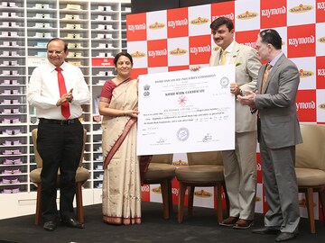 KVIC inks partnership with Raymonds Ltd to promote Khadi