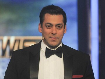 Salman Khan tops 2016 Forbes India Celebrity 100 List; Shah Rukh at No. 2