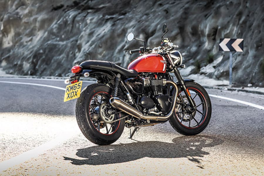 Motorcycle: Triumph Bonneville Street Twin