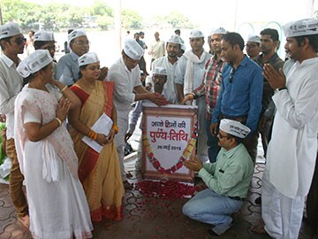 2016, like 2015, won't be horrid: Cyrus Broacha