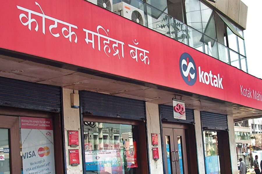 Kotak Mahindra Bank Q1FY17 net profit soars 290%