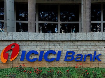 ICICI Bank launches Ferrari range of credit cards