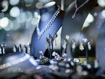 Titan to acquire majority stake in jewellery e-tailer CaratLane