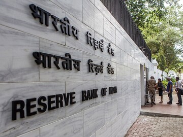 Bank stocks slide after RBI hikes cash reserve ratio