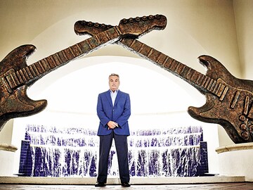 An alligator wrestler, a casino boss and a $12 billion American tribe