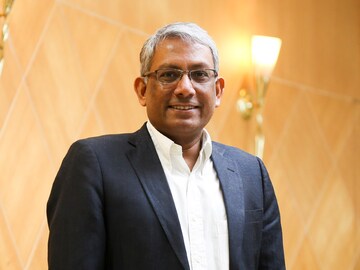 Infosys names Ravi Venkatesan co-chairman in a move to repair relations with founder Murthy