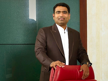 Kalyan Jewellers buys etailer Candere