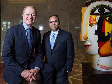 Cisco's John Chambers dons 'Chief Guru' hat, picks up 10 percent in Indian startup Uniphore