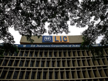 LIC's total assets climb by near 13% to Rs 24.4 lakh crore as of December 2016