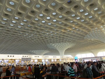 Passenger air traffic in India soars in 2016