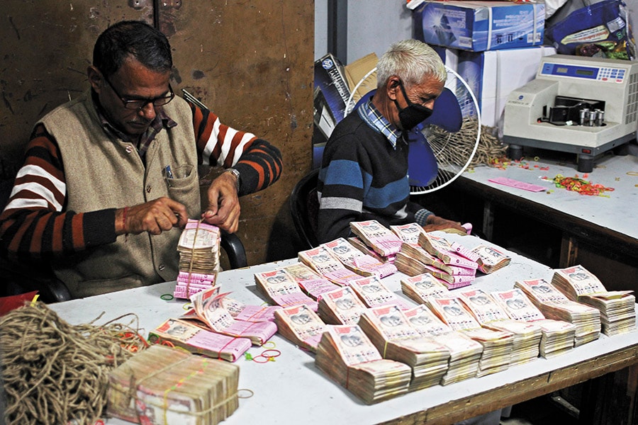 mg_92365_demonetisation_280x210.jpg