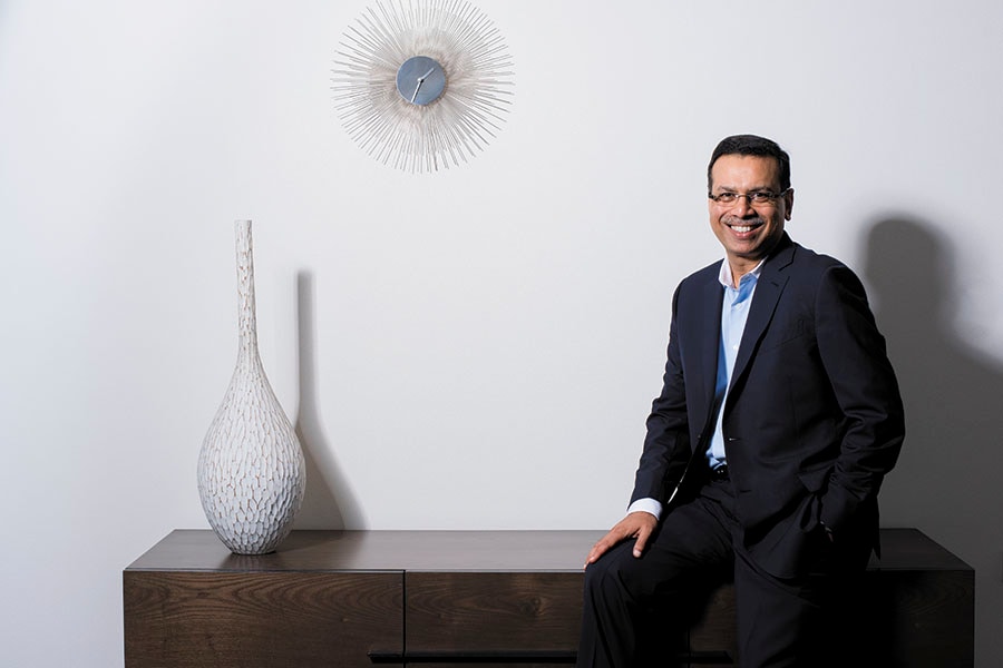 mg_97799_sanjiv_goenka_280x210.jpg