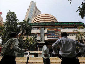 Sensex closes at record high on RBI rate cut hopes