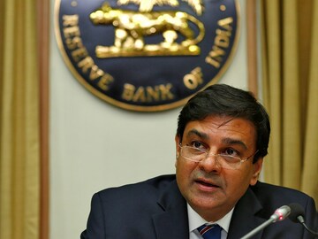 RBI holds repo rate; wants to watch a bit more before deciding on future action