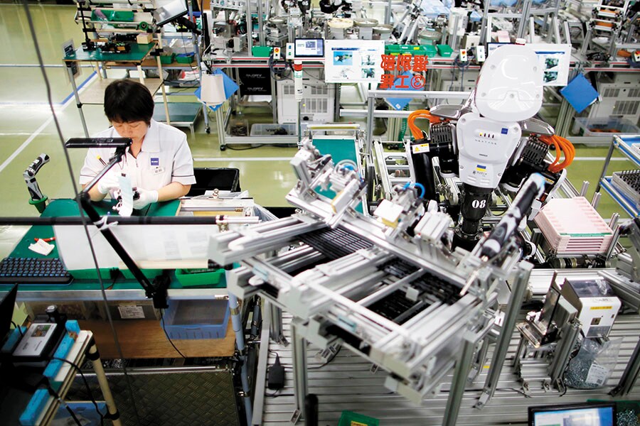 mg_96991_robot_factory_280x210.jpg