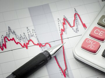 Crisil forecasts 'mild' recovery for Indian economy in fiscal 2018