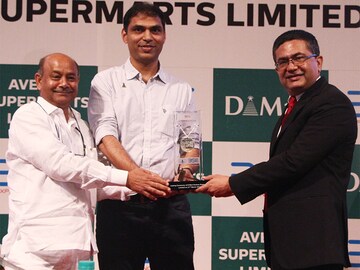 D-Mart opens strong on listing day, doubles on issue price