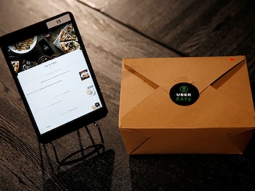 Uber launches on-demand food delivery app UberEATS in India