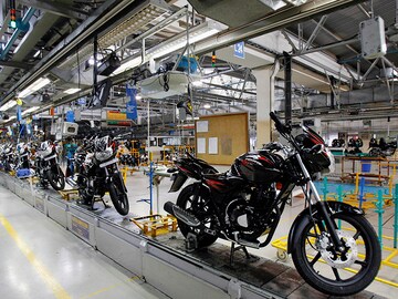 Bajaj Auto's second quarter profit dips marginally but Street optimistic