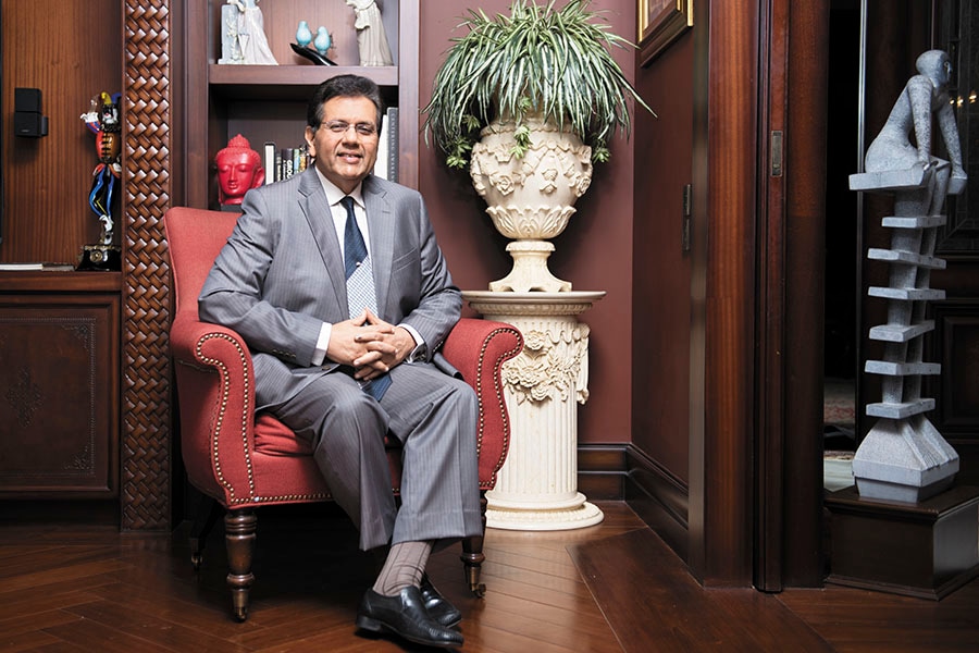 mg_99271_dilip_piramal_280x210.jpg