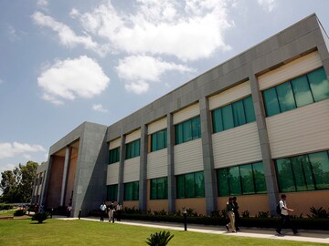 Q4FY18: Provisions for insolvent clients drag down Wipro profit