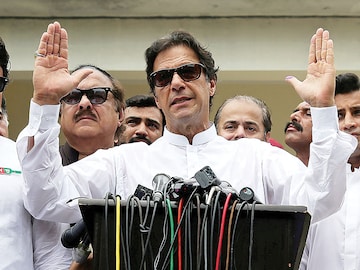 Like Pakistan's Imran Khan, these five sportsmen have also played the political field