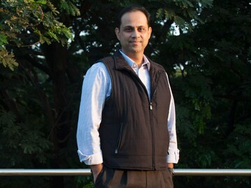 Bajaj Finserv's Sanjiv Bajaj bags EY Entrepreneur of the Year 2017 award