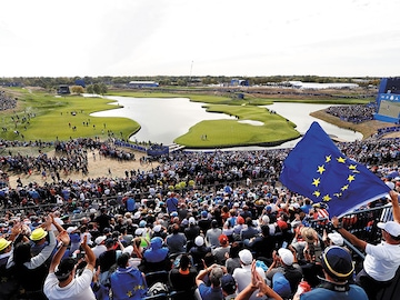 In full swing: Golf, euphoria and entertainment