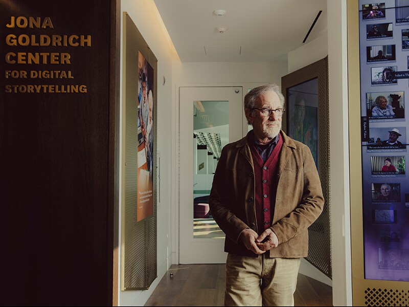 Push to ban Netflix from Oscars? It's not that simple