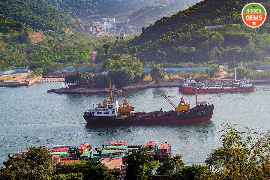 g_119909_gangavaram_port_280x210.jpg