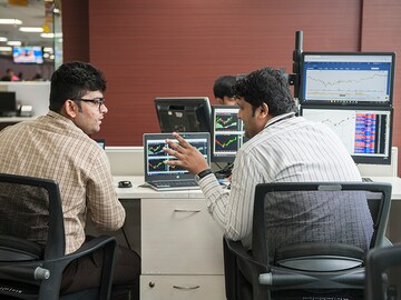 Stock markets gain momentum on govt's economic measures