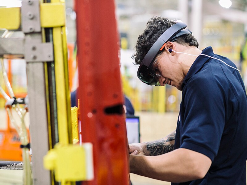Augmented reality is changing how blue collar workers are trained, one headset at a time